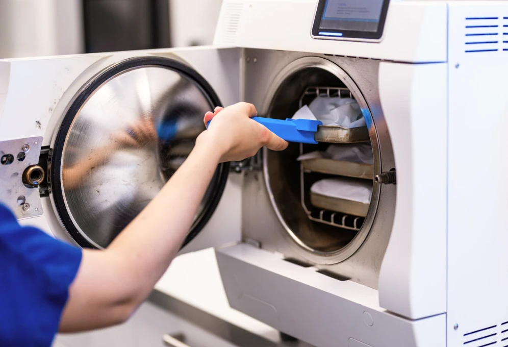 Stérilisation au centre d'orthodontie et d'implantologie Ruthénois des Drs Pascual