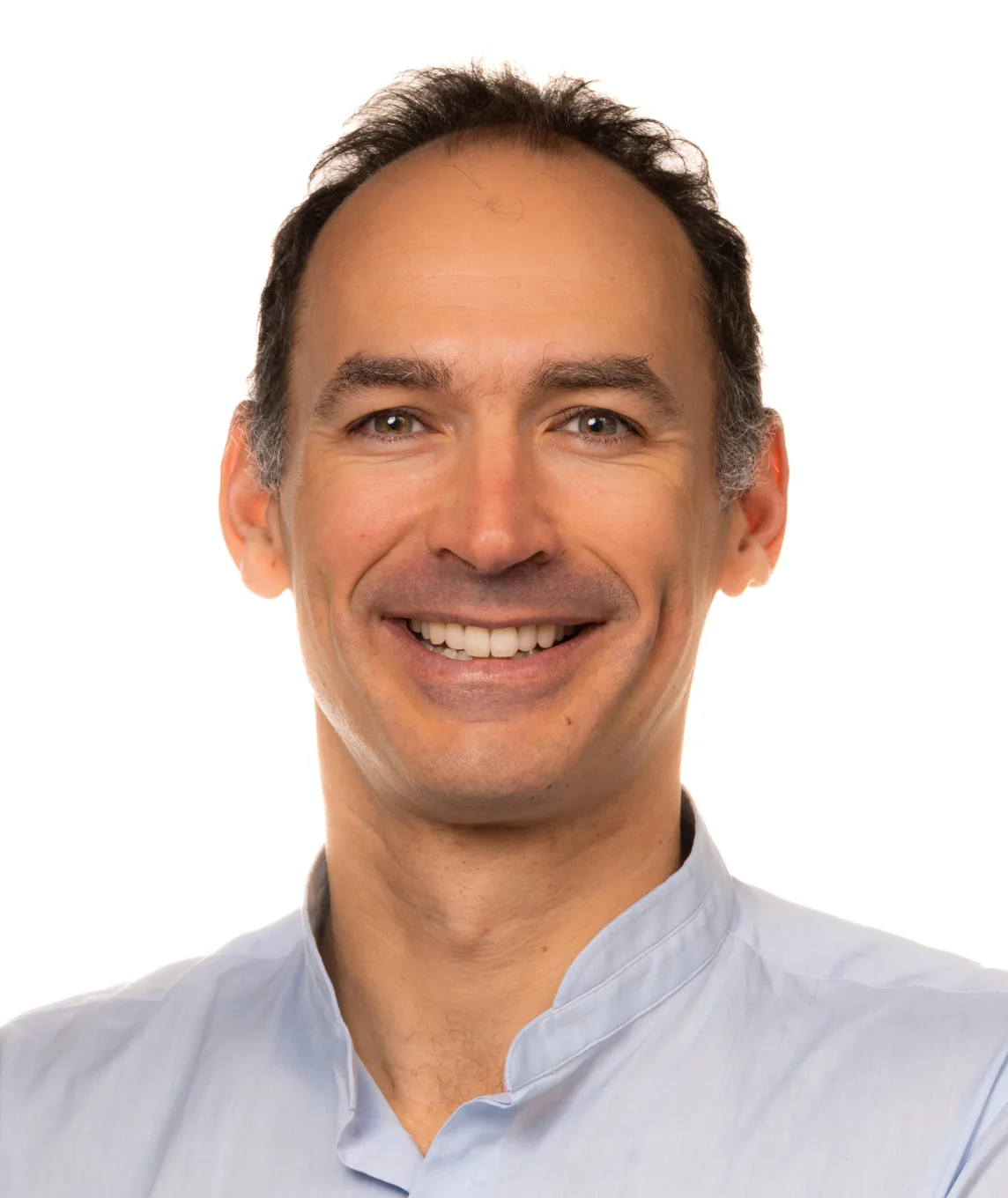 Portrait du Dr Dimitri Pascual, chirurgien maxillo-facial à Rodez
